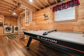 Niboban Cabin #8 -Two floors and pet friendly! - Image 2