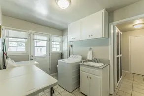 Belle of Belton-Spacious/Central Location/Pool/Hot Tub/Game Room w/ Pool Table - Image 2