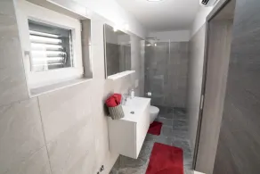 Moderne Villa Future**** mit beheizt Außenpool im ruhigen Dorf auf Krk - Image 2