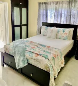 Contemporary Vacation Rental in Havendale, Kgn - Image 5