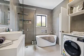 Bayview House Cowes by Ready Set Stay - Image 2