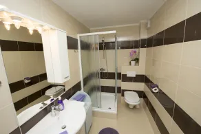 Apartments by the sea Promajna, Makarska - 17160 - Image 2