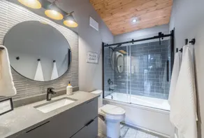 Luxury Cabin on the Creek, with sauna, in Lac Du Bonnet, Manitoba (sleeps 8) - Image 3