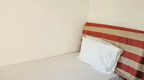 Pet Friendly - 3 Bedrooms - 6 Guests - Parking - Image 5