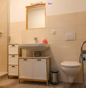 Friendly apartment in city location with terrace and parking space - Image 2
