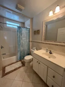 Nautical SIC haven: 4BR + Bonus Room in the Heart of SIC - Image 4