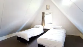 Bungalow with 4 bedrooms, a terrace and sauna - Image 5