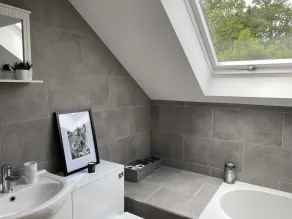 Riverside View - Large, modern 4 bedroom house with hot tub - Image 3