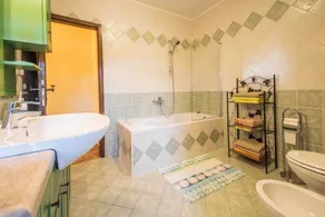 Private and secure 5000 sqm garden, pool, children's playground, only 9 km from the sea - Image 4