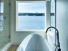 Homeport- Luxury Waterfront Home w/ Hot Tub and Game Room - Image 3