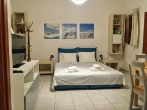 Cactus hideaway with sea views - Image 4