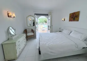 Villa tradicional de 3 dormitorios, piscina privada climatizada, jacuzzi. Wi-Fi gratis. - Image 4
