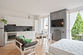 GuestHost - Cozy 35 sqm studio apartment with balcony, perfect for two people, located on the 1st floor of a building with lift (NOT suitable for the disabled). The property is located on the road connecting Como and Menaggio, a few steps from the town c - Image 4