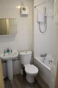 Modern studio apartment with parking - Image 2