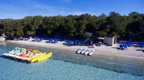 BUCHEN SIE IHREN SOMMERURLAUB in Porto Vecchio. Santa Giulia. Blick aufs Meer, 150 m Strand - Image 3