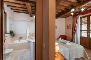 Villa i Castroncello med 6 soveværelser som kan rummer 12 - Image 2