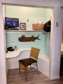Cozy, Quirky & Fun Cabin - Sleeps 8 - Dog Friendly - Fairfield Bay, Arkansas - Image 3