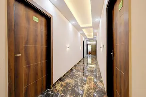 Fabhotel Apple Tree - Image 3