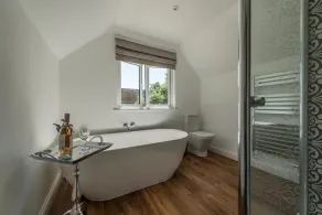 Modern Barn Conversion, Rural Views, near Odiham - Image 4
