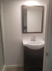 Private room with private bathroom in a Quiet neighborhood - Image 2