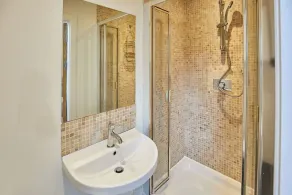 Host Stay 15 Easby Hall - Image 2