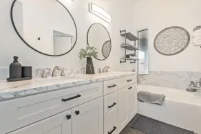 Your Home Away! Offering free heated pool ! Close to almost everything! - Image 3