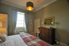 Carnell Private Apartment - Image 4