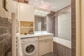 GuestReady - Chic and convenient near the train - Image 2