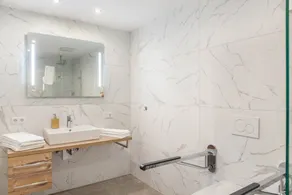 Apartment \"Zugspitze\" with Shared Garden and Wi-Fi - Image 2