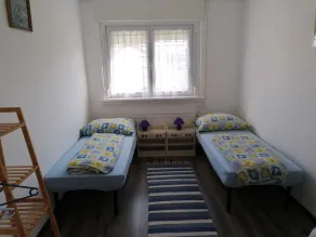 Holiday apartment with large balcony, only 250 m from the beach - Image 3