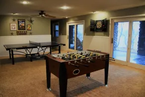 ★ 5000 SF Luxe Lakefront Home / Sportplatz / Feuerstelle / Spielzimmer ★ - Image 3