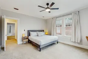 Spacious duplex with private balcony, washer & dryer, and WiFI - Image 3