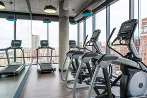 Airy Lakeview Studio, w/ W/D, Gym, near Lincoln Park, by Blueground - Image 3