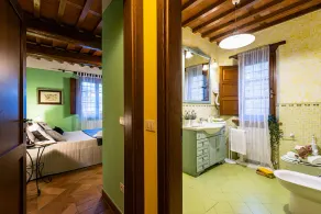 Family sized apartment with external patio, barbecue and swimmingpool - Image 2