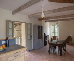 Terrace apartment at the foot of the Luberon hills in Lourmarin - Image 5