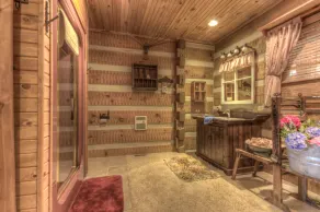 LOZ Family Fun Lakefront Vacation Log Home #8 , 6500sf, 5bd, loft, 4 bath - Image 2