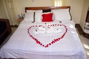 Luxurious Syokimau Bed & Breakfast - Image 4