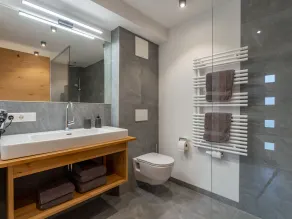 Very comfortable and furnished with style - Image 2