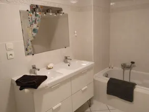 Large 3 room apartment of 85m2 - Image 2