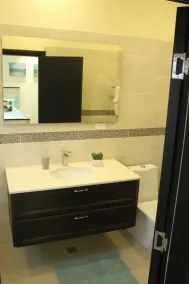 Luxury Apt - Image 3