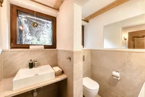 Luxurious and Calm Central Hideaway - Image 5