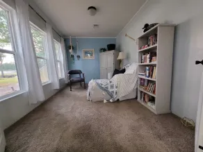 Relaxing newly-renovated 3/2 lakeside retreat with private dock - Image 3