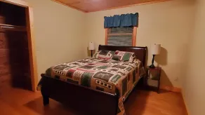 Lakeview Lounge. 3 bedroom cabin surrounded by national forest. - Image 5