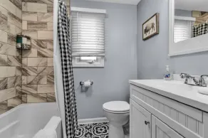 Gorgeous 2 Queen Bedroom Apartment in North Buffalo with 70 inch TV - Image 2