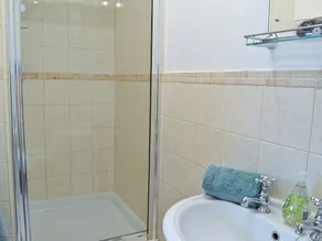 2 bedroom accommodation in Playden, near Rye - Image 2