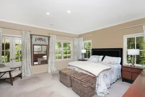 Hathaway - resort style getaway - Image 4