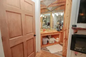 Lazy Equirrel Cabin - Image 2