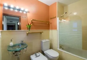 Duque 2 · Apartment with Terrace · 2 Bedrooms · 2 Bathrooms - Image 2