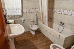 Cozy holiday villa 2 min from the beach ideal for families - Image 2