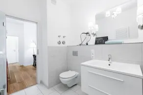 5 chambres, salon géant, Park Tempelhofer Feld, à 3 minutes du métro / S-Bahn, jusqu'à 14 personnes - Image 4